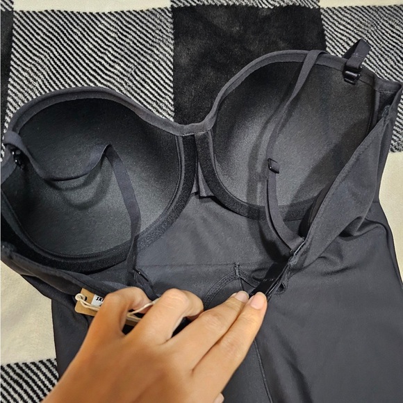 SKIMS Underwire Thong Bodysuit - Picture 4 of 8